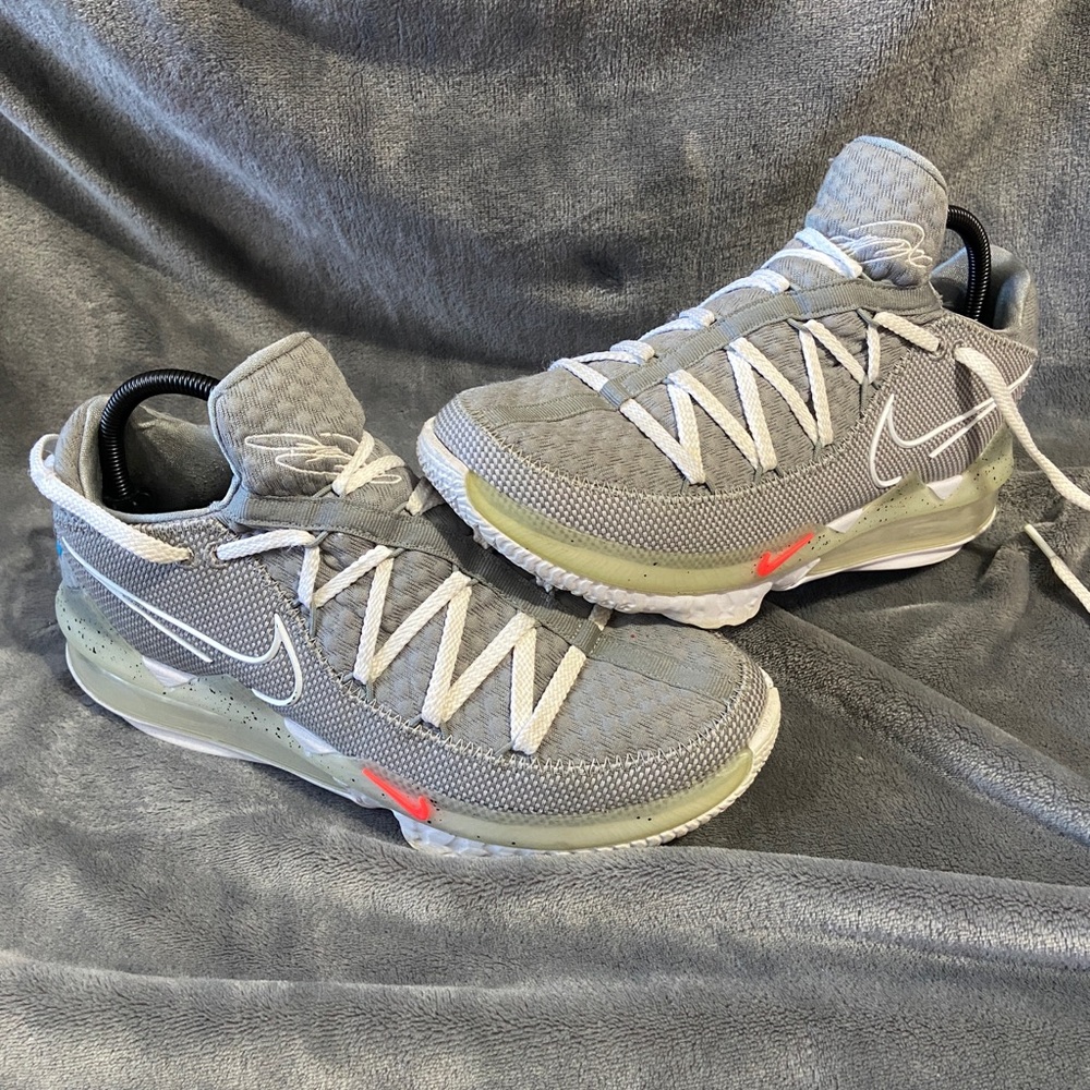 🏀 Nike Lebron 17 low